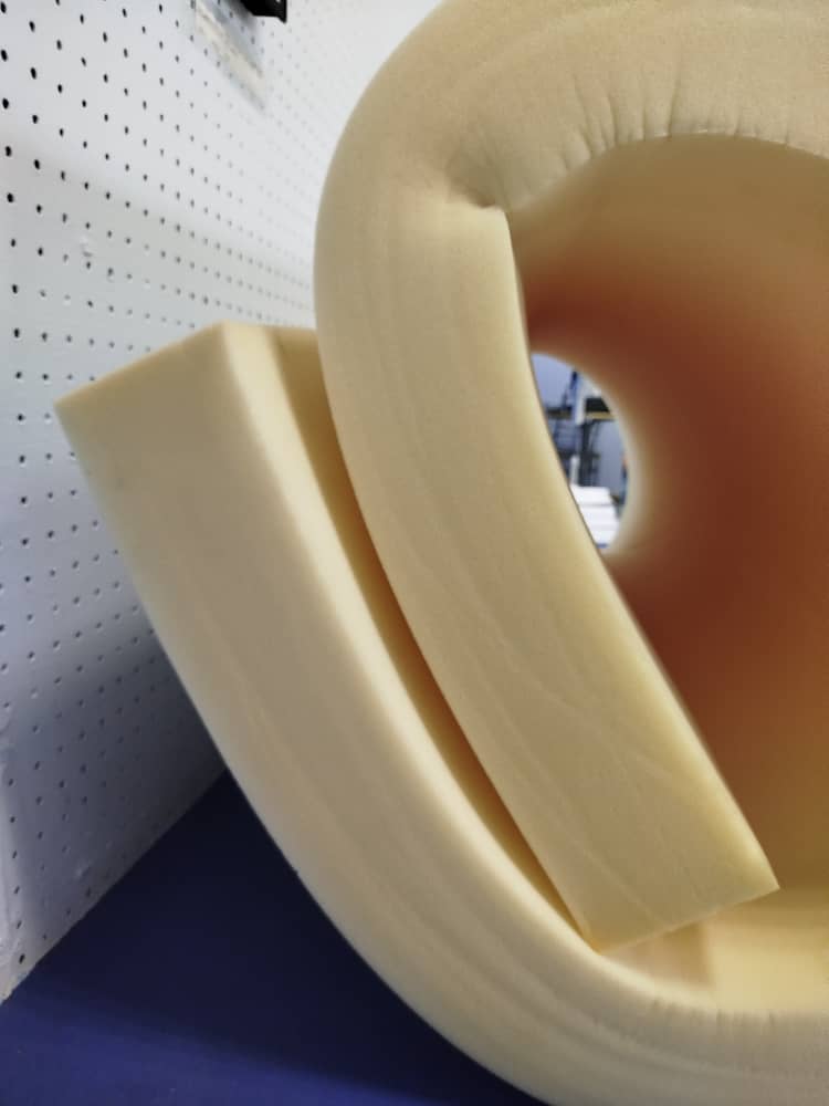 ESPUMA DE POLIURETANO DE MEDIA DENSIDAD, PIEZAS DE 78-1/2" X 35" X 5".