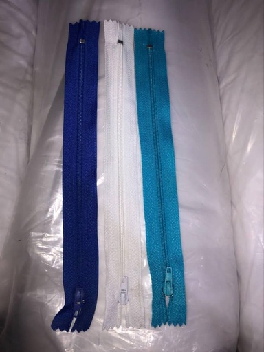 [2204-201-0705-AZUL M] ZIPPER PLASTICO #3, 100% POLIESTER, 8"DE LARGO, COLOR AZUL. (BOLSAS DE 100 UNIDADES)